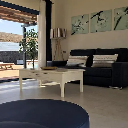 Villa Miramar A5 Heated Pool Wifi Air Conditioning Beautiful Views *